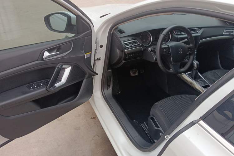 Used Peugeot 408 2015 1.2T Automatic Luxury Edition Driver Seat