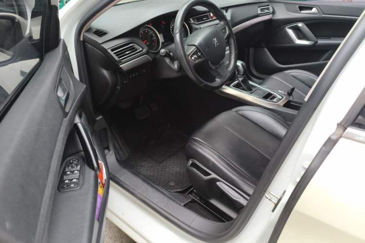 Used Peugeot 408 2015 1.2T Automatic Luxury Edition Driver Seat