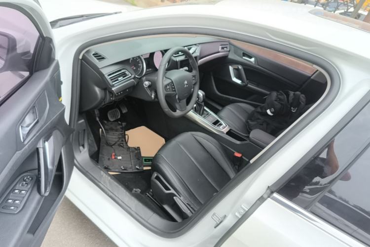 Used Peugeot 408 2015 1.2T Automatic Luxury Edition Driver Seat