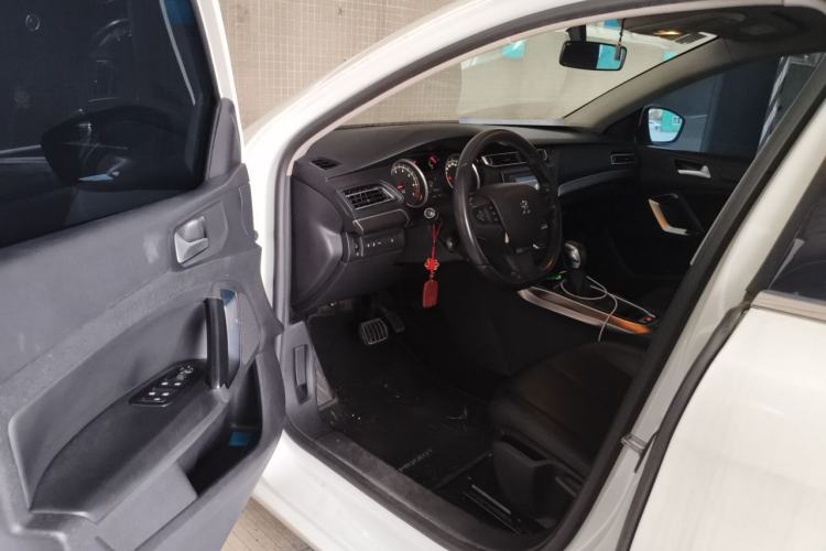 Used Peugeot 408 2015 1.2T Automatic Luxury Edition Driver Seat
