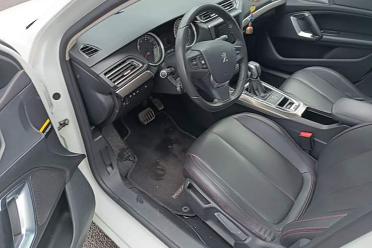 Used Peugeot 408 2015 1.2T Automatic Luxury Edition Driver Seat