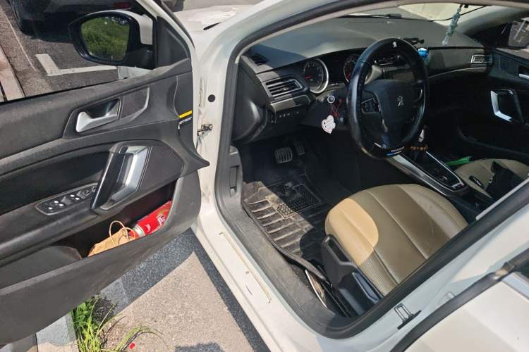 Used Peugeot 408 2015 1.2T Automatic Luxury Edition Driver Seat