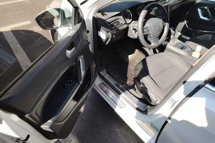Used Peugeot 408 2015 1.2T Automatic Luxury Edition Driver Seat