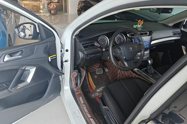 Used Peugeot 408 2015 1.2T Automatic Luxury Edition Driver Seat