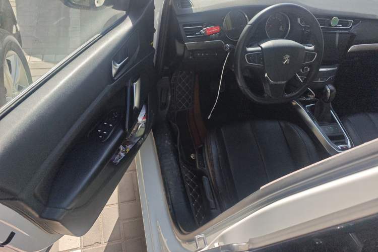 Used Peugeot 408 2015 1.2T Automatic Luxury Edition Driver Seat