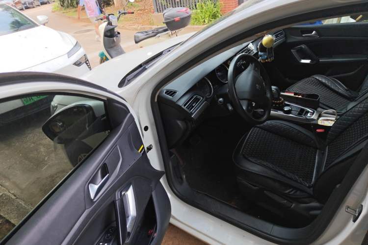 Used Peugeot 408 2015 1.2T Automatic Luxury Edition Driver Seat