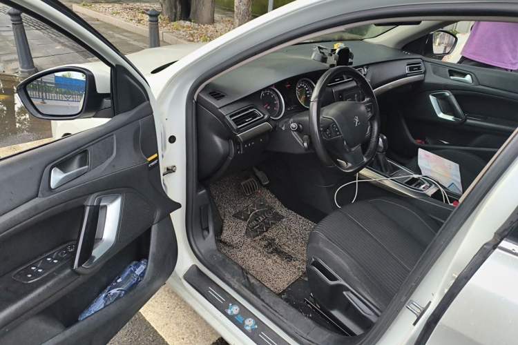 Used Peugeot 408 2015 1.2T Automatic Luxury Edition Driver Seat