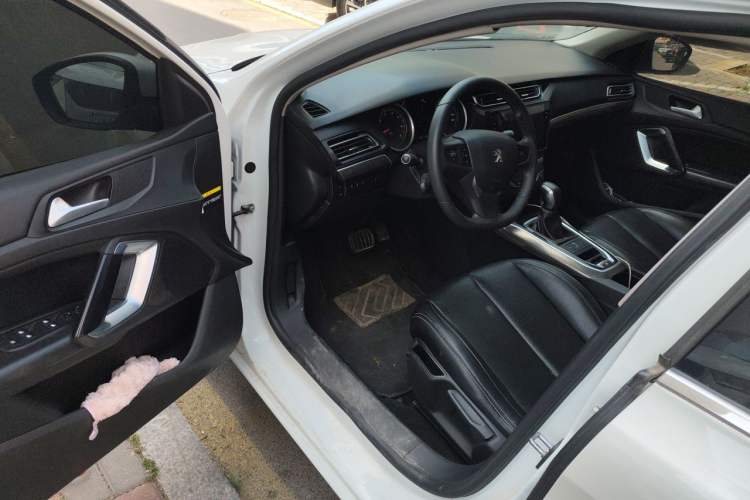 Used Peugeot 408 2015 1.2T Automatic Luxury Edition Driver Seat