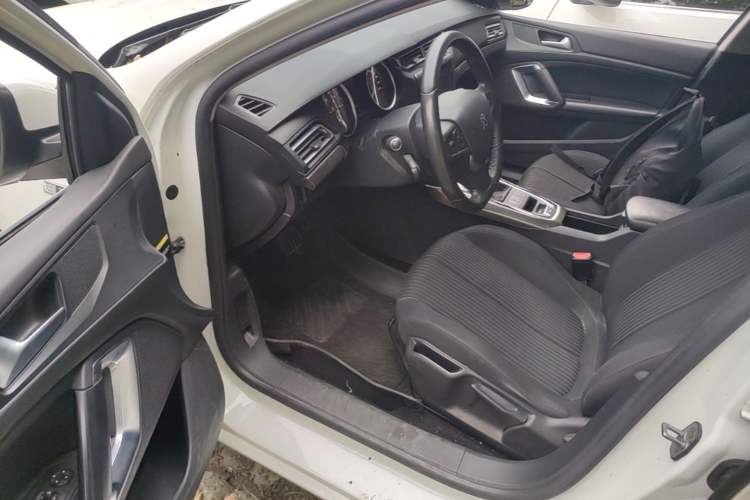 Used Peugeot 408 2015 1.2T Automatic Luxury Edition Driver Seat