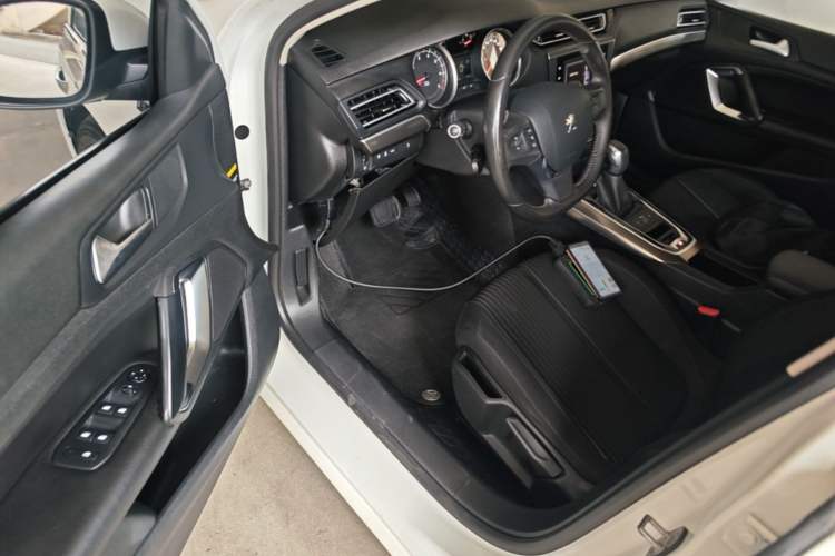 Used Peugeot 408 2015 1.2T Automatic Luxury Edition Driver Seat