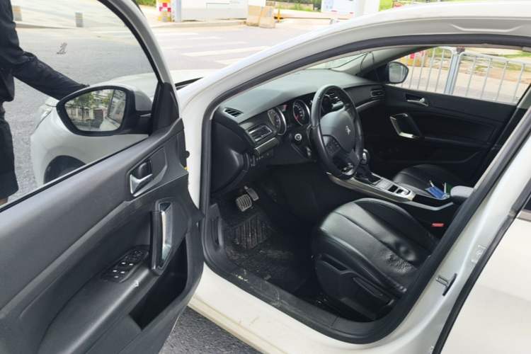 Used Peugeot 408 2015 1.2T Automatic Luxury Edition Driver Seat