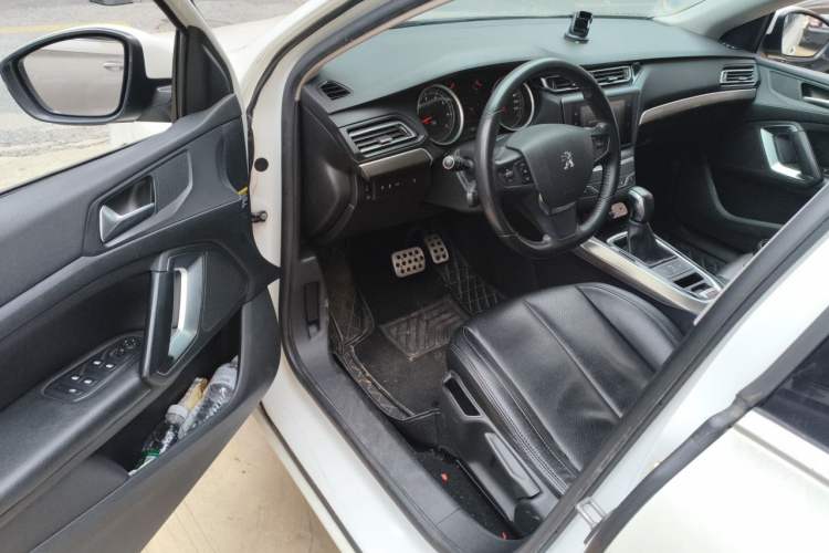 Used Peugeot 408 2015 1.2T Automatic Luxury Edition Driver Seat