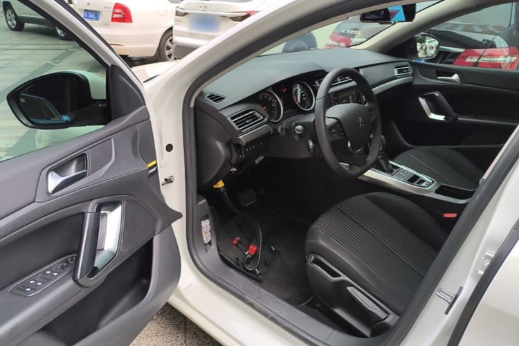 Used Peugeot 408 2015 1.2T Automatic Luxury Edition Driver Seat