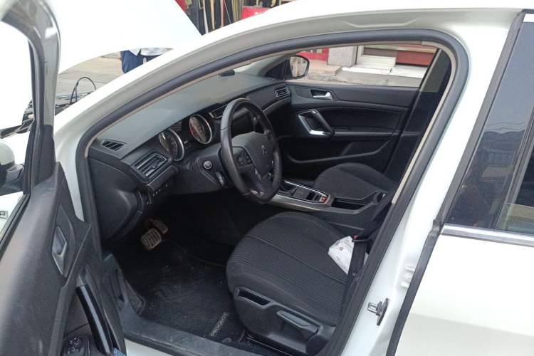 Used Peugeot 408 2015 1.2T Automatic Luxury Edition Driver Seat