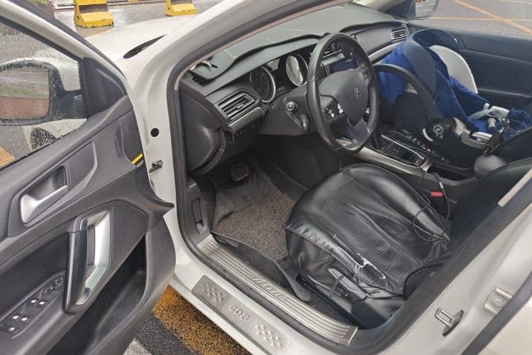 Used Peugeot 408 2015 1.2T Automatic Luxury Edition Driver Seat