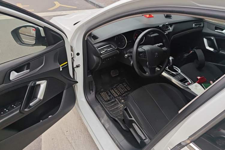 Used Peugeot 408 2015 1.2T Automatic Luxury Edition Driver Seat