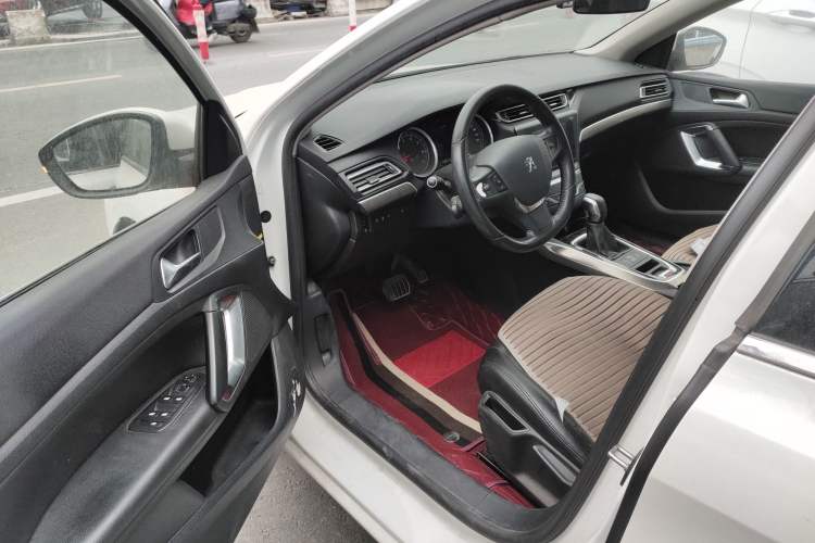 Used Peugeot 408 2015 1.2T Automatic Luxury Edition Driver Seat