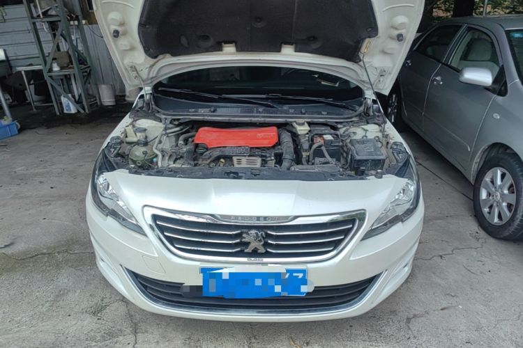 Used Peugeot 408 2015 1.2T Automatic Luxury Edition Engine Bay