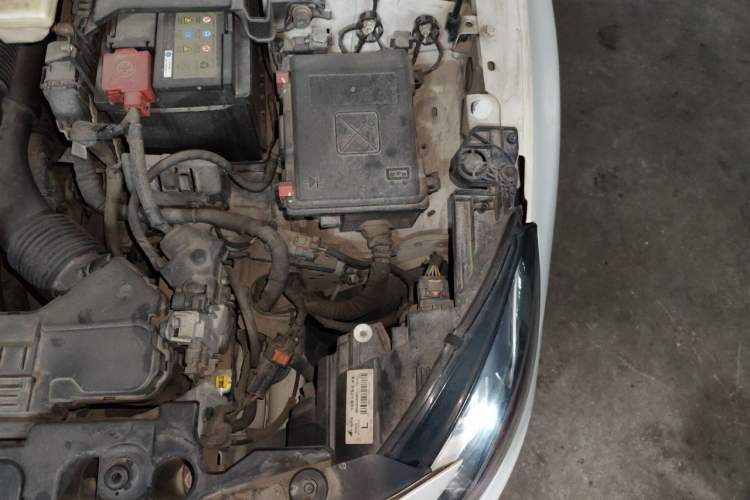 Used Peugeot 408 2015 1.2T Automatic Luxury Edition Engine Bay Left