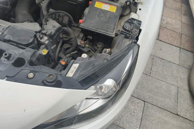 Used Peugeot 408 2015 1.2T Automatic Luxury Edition Engine Bay Left