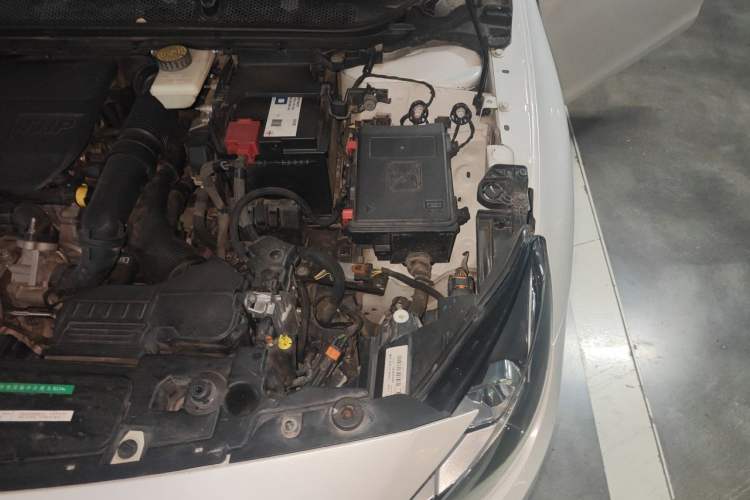 Used Peugeot 408 2015 1.2T Automatic Luxury Edition Engine Bay Left