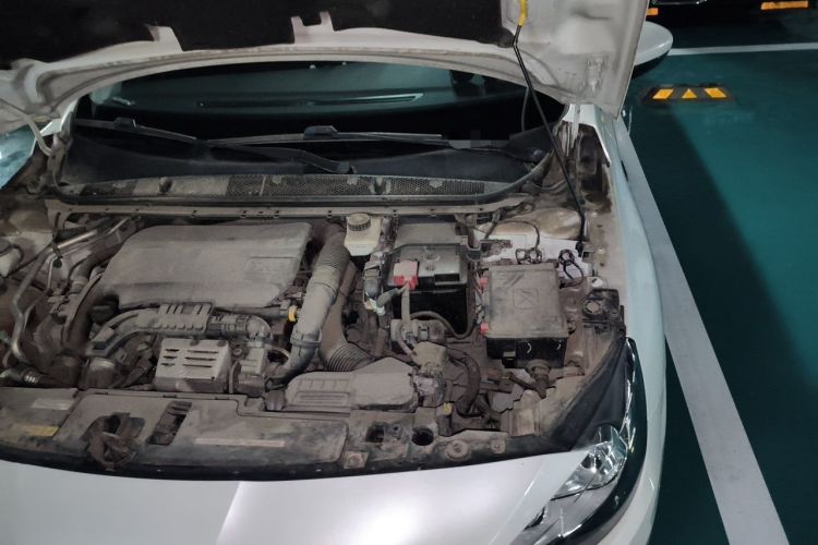 Used Peugeot 408 2015 1.2T Automatic Luxury Edition Engine Bay Left