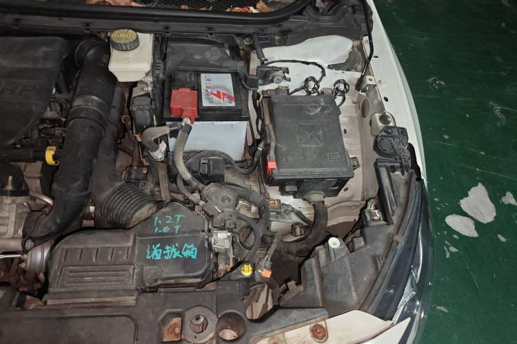 Used Peugeot 408 2015 1.2T Automatic Luxury Edition Engine Bay Left