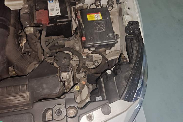 Used Peugeot 408 2015 1.2T Automatic Luxury Edition Engine Bay Left