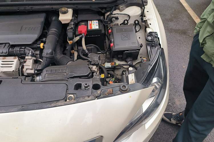 Used Peugeot 408 2015 1.2T Automatic Luxury Edition Engine Bay Left