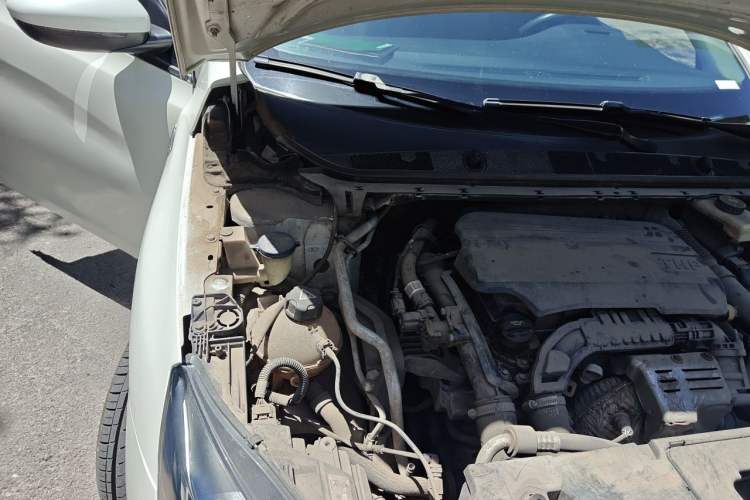 Used Peugeot 408 2015 1.2T Automatic Luxury Edition Engine Bay Right