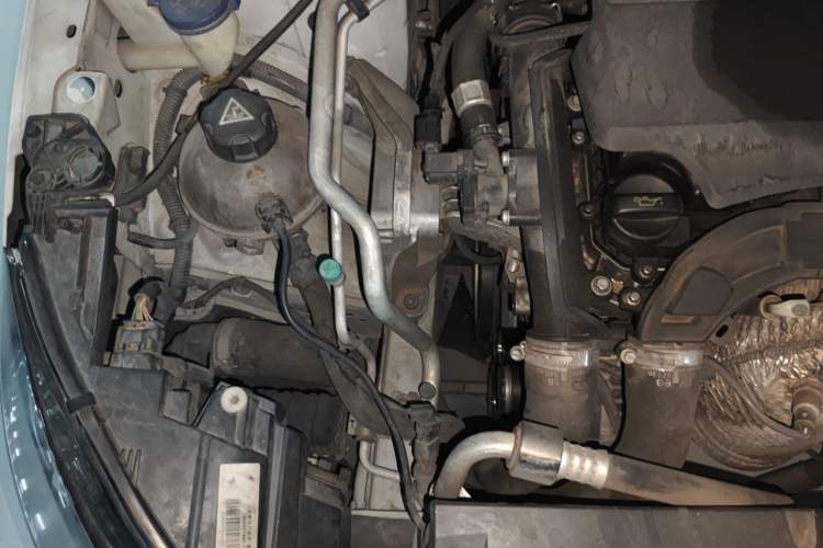 Used Peugeot 408 2015 1.2T Automatic Luxury Edition Engine Bay Right
