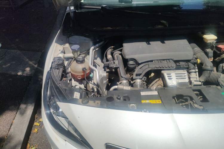 Used Peugeot 408 2015 1.2T Automatic Luxury Edition Engine Bay Right
