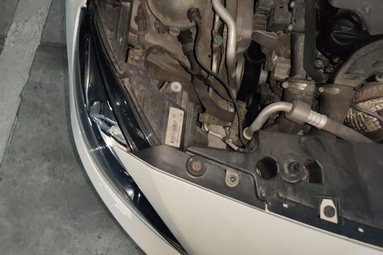 Used Peugeot 408 2015 1.2T Automatic Luxury Edition Engine Bay Right