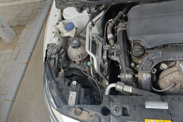 Used Peugeot 408 2015 1.2T Automatic Luxury Edition Engine Bay Right