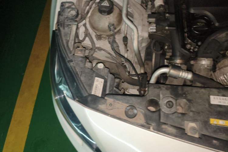 Used Peugeot 408 2015 1.2T Automatic Luxury Edition Engine Bay Right