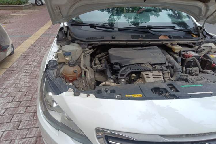 Used Peugeot 408 2015 1.2T Automatic Luxury Edition Engine Bay Right
