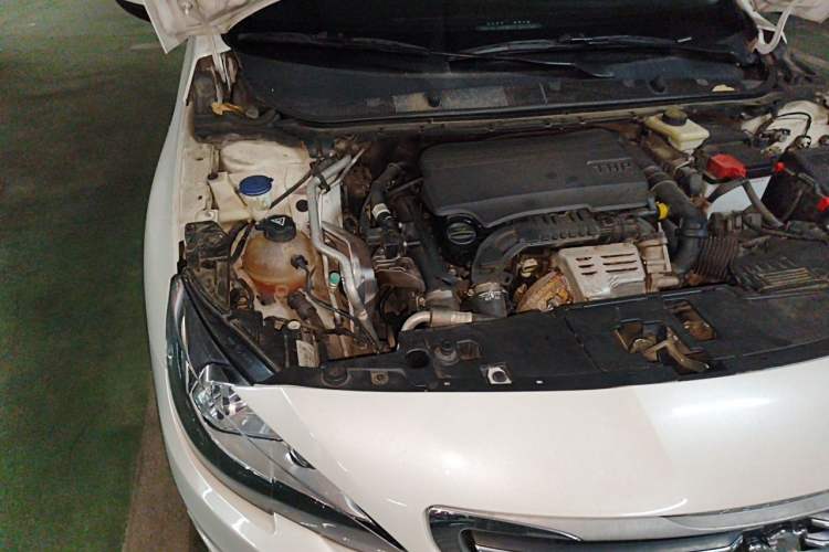 Used Peugeot 408 2015 1.2T Automatic Luxury Edition Engine Bay Right