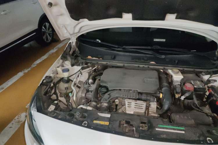 Used Peugeot 408 2015 1.2T Automatic Luxury Edition Engine Bay Right