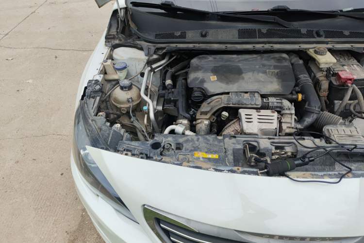 Used Peugeot 408 2015 1.2T Automatic Luxury Edition Engine Bay Right