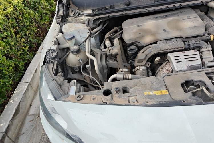 Used Peugeot 408 2015 1.2T Automatic Luxury Edition Engine Bay Right