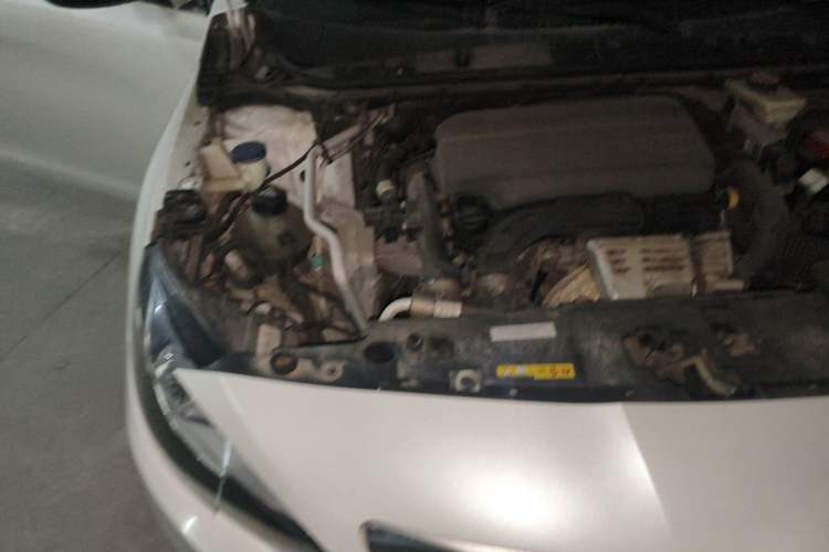 Used Peugeot 408 2015 1.2T Automatic Luxury Edition Engine Bay Right