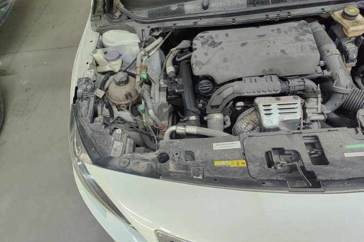 Used Peugeot 408 2015 1.2T Automatic Luxury Edition Engine Bay Right