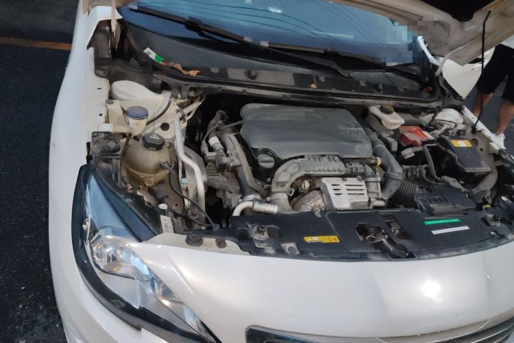 Used Peugeot 408 2015 1.2T Automatic Luxury Edition Engine Bay Right