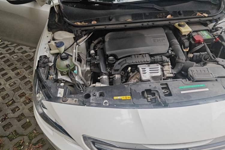 Used Peugeot 408 2015 1.2T Automatic Luxury Edition Engine Bay Right