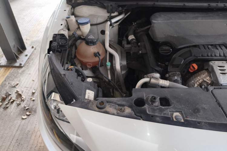 Used Peugeot 408 2015 1.2T Automatic Luxury Edition Engine Bay Right