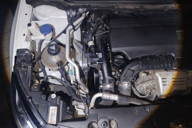 Used Peugeot 408 2015 1.2T Automatic Luxury Edition Engine Bay Right