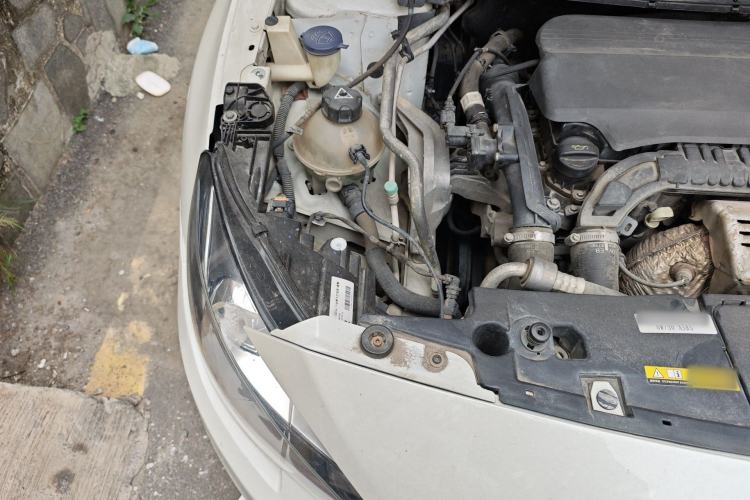 Used Peugeot 408 2015 1.2T Automatic Luxury Edition Engine Bay Right