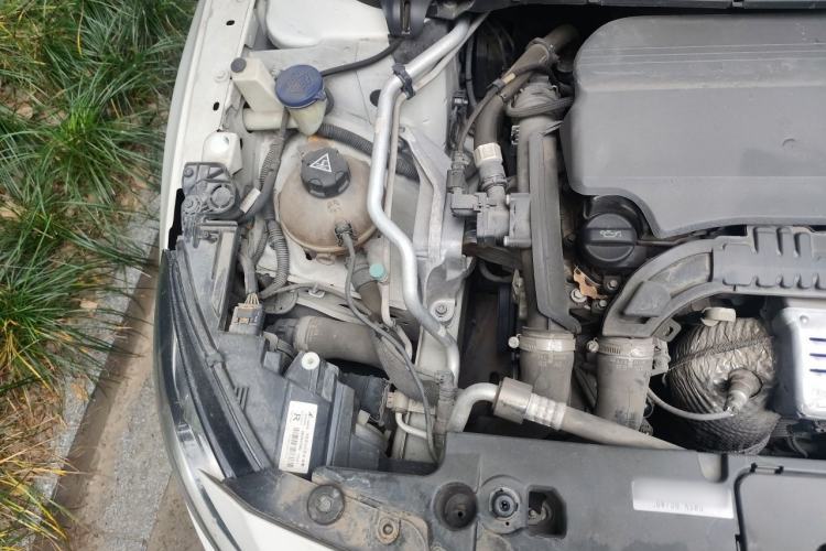 Used Peugeot 408 2015 1.2T Automatic Luxury Edition Engine Bay Right