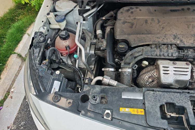 Used Peugeot 408 2015 1.2T Automatic Luxury Edition Engine Bay Right