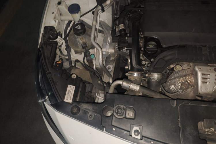 Used Peugeot 408 2015 1.2T Automatic Luxury Edition Engine Bay Right